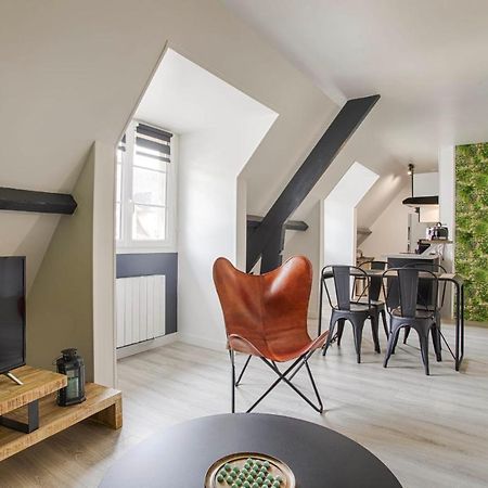 La Casa Centra Charm At Falaise'S Downtown Apartment Falaise  Bagian luar foto